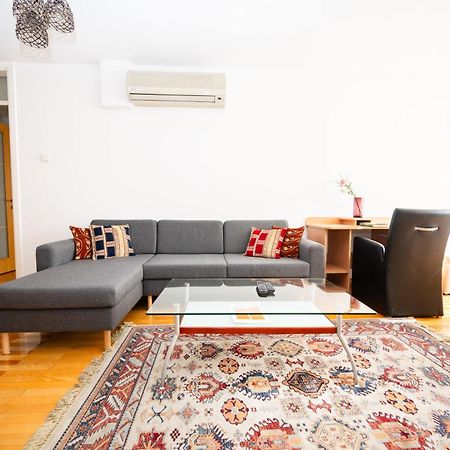Modern 2Bdr Apartment In The Center- Free Parking Sarajevo Extérieur photo