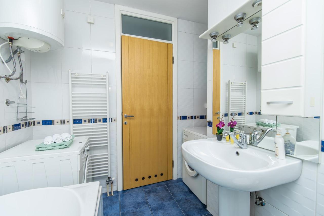 Modern 2Bdr Apartment In The Center- Free Parking Sarajevo Extérieur photo